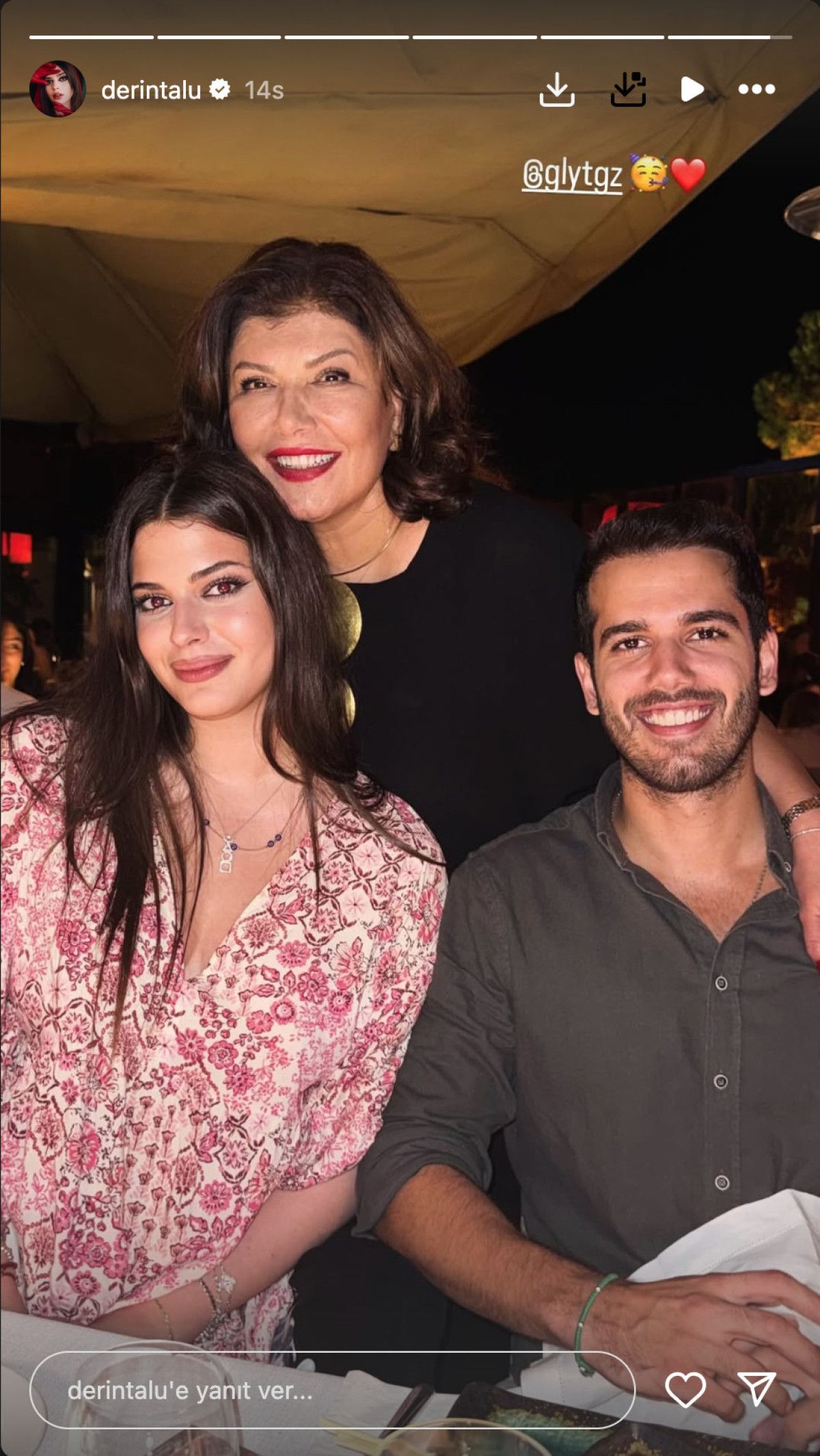 Derin Talu sevgilisinin ailesiyle tanıştı! Müstakbel kayınvalideyle poz