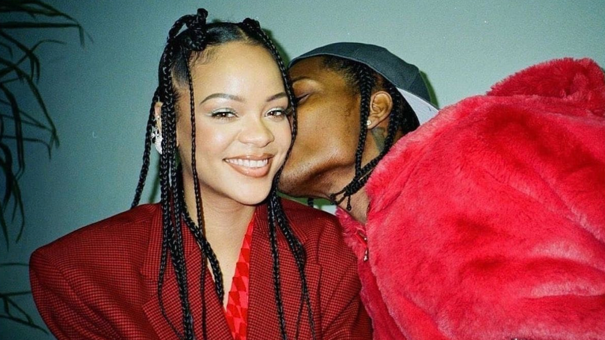 Rihanna 3. kez anne oldu! Bebeğin cinsiyetini açıkladı Rihanna 3. kez anne oldu! Bebeğin cinsiyetini açıkladı