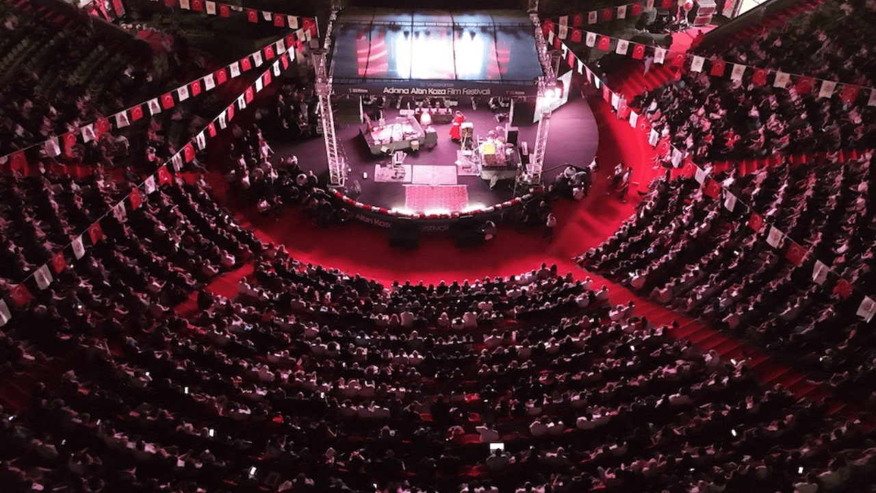 Adana Altın Koza Film Festivali’nde İlk Gün: Festival Emek Ödülleriyle Açıldı Adana Altın Koza Film Festivali’nde İlk Gün: Festival Emek Ödülleriyle Açıldı