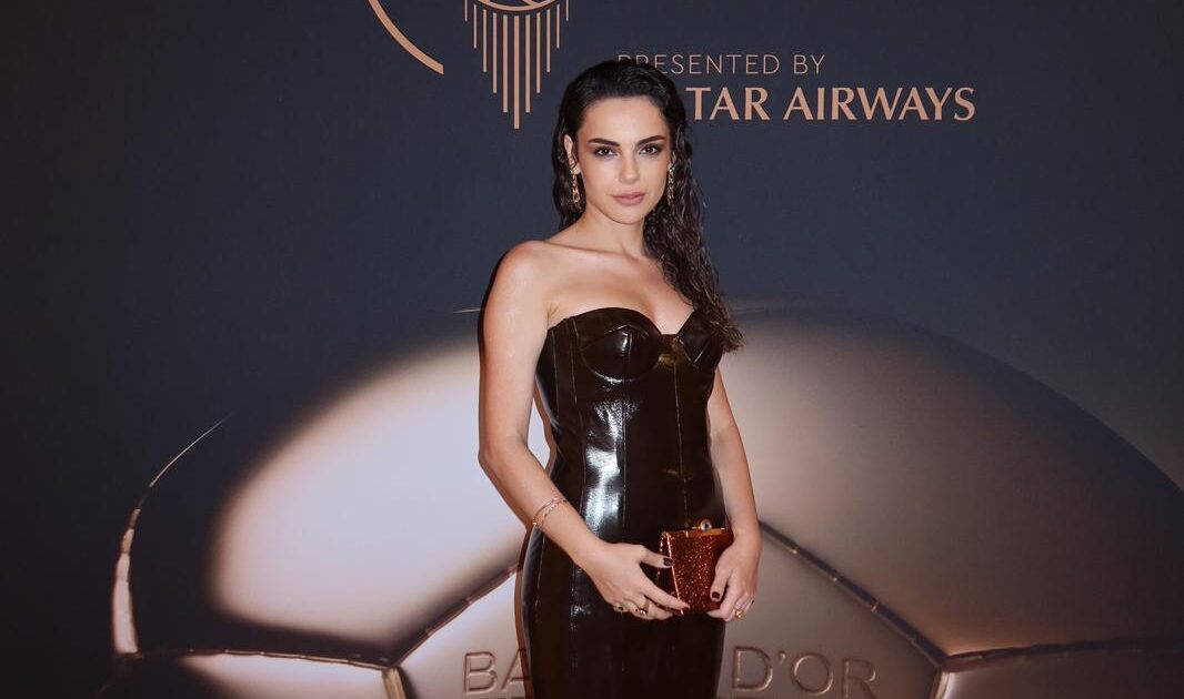 Ballon d’Or Ödül Töreni’ne Yağmur Tanrısevsin Damgasını Vurdu! Ballon d’Or Ödül Töreni’ne Yağmur Tanrısevsin Damgasını Vurdu!