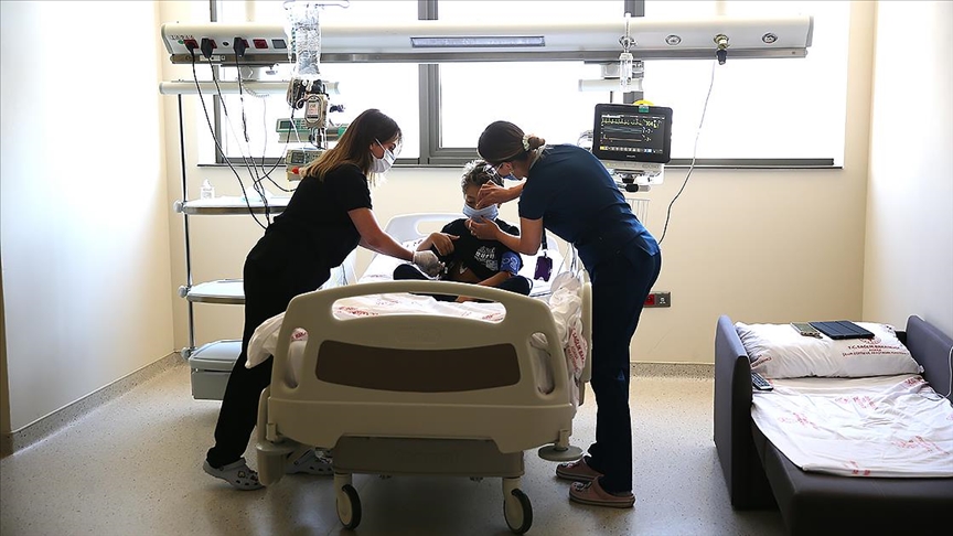 Adana Şehir Hastanesi nakil bekleyen 75 çocuğa ‘umut’ oldu Adana Şehir Hastanesi nakil bekleyen 75 çocuğa ‘umut’ oldu