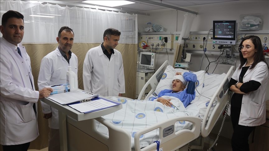 Hareket zorluğu ve titreme sorununa beyin pili umut oldu