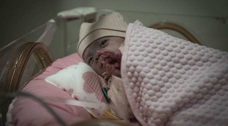 Erzurum’da 690 ve 780 gram doğan bebekler, aylar sonra sağlığına kavuştu Erzurum’da 690 ve 780 gram doğan bebekler, aylar sonra sağlığına kavuştu