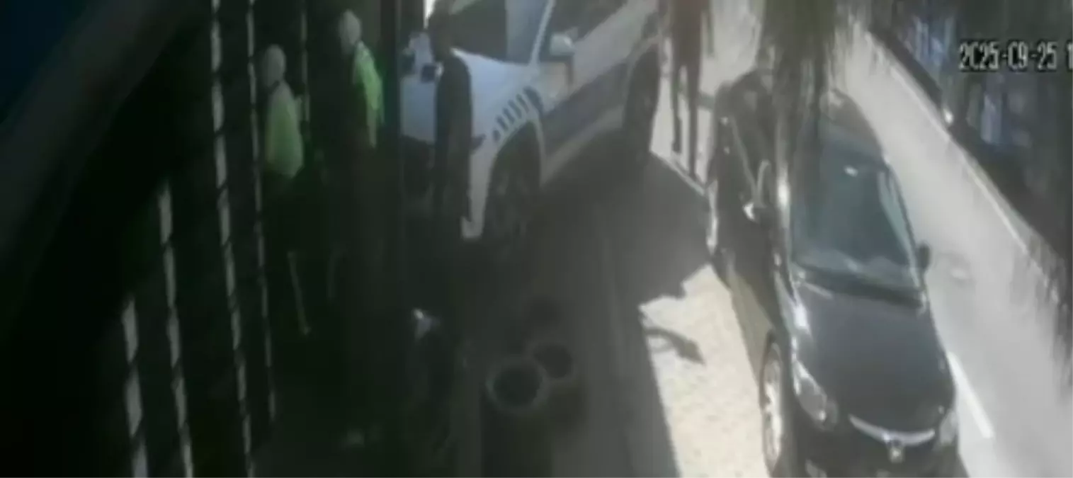 Plakasız Motosiklet Sürücüsüne Polisle Arbede Sonrası Gözaltı Plakasız Motosiklet Sürücüsüne Polisle Arbede Sonrası Gözaltı