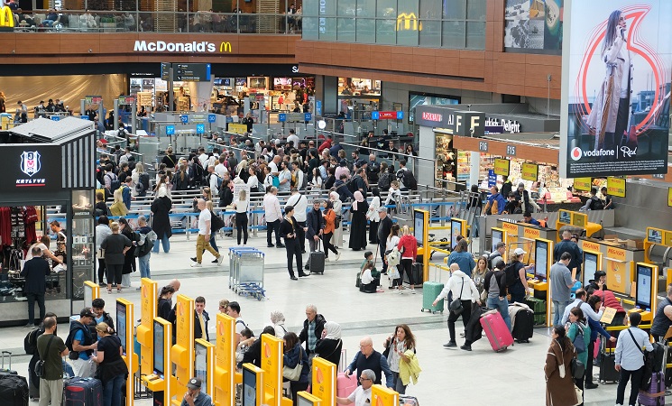 İstanbul’daki Havalimanları 8 Ayda 86,4 Milyon Yolcu Ağırladı İstanbul’daki Havalimanları 8 Ayda 86,4 Milyon Yolcu Ağırladı