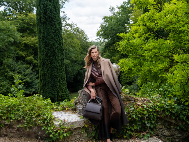 Vakko Kadın Sonbahar/Kış 2025–26: Paris’in Ruhu, Çağdaş Çizgilerle Buluşuyor