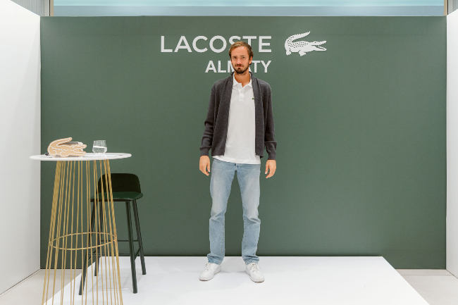 Lacoste Global Elçisi Daniil Medvedev ile Lacoste Almatı Mağazasında Unutulmaz Bir Buluşma Gerçekleşti