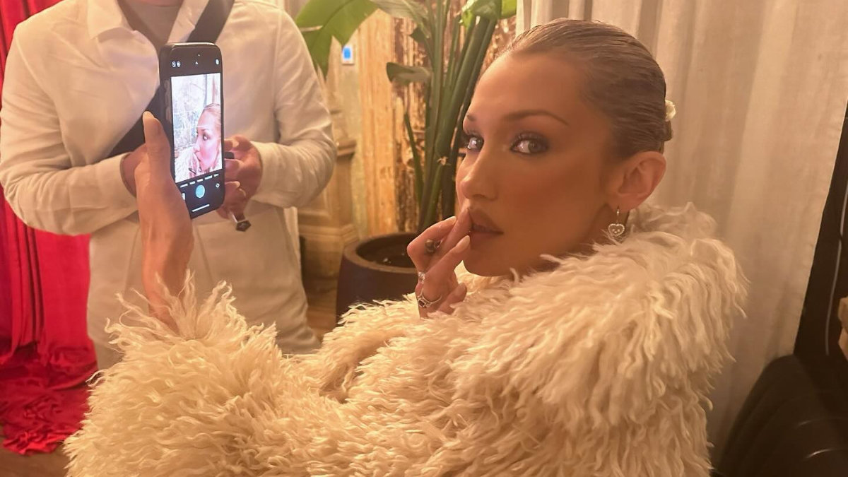 Manken Bella Hadid geri döndü! Paris Moda Haftası’nda podyumda Manken Bella Hadid geri döndü! Paris Moda Haftası’nda podyumda