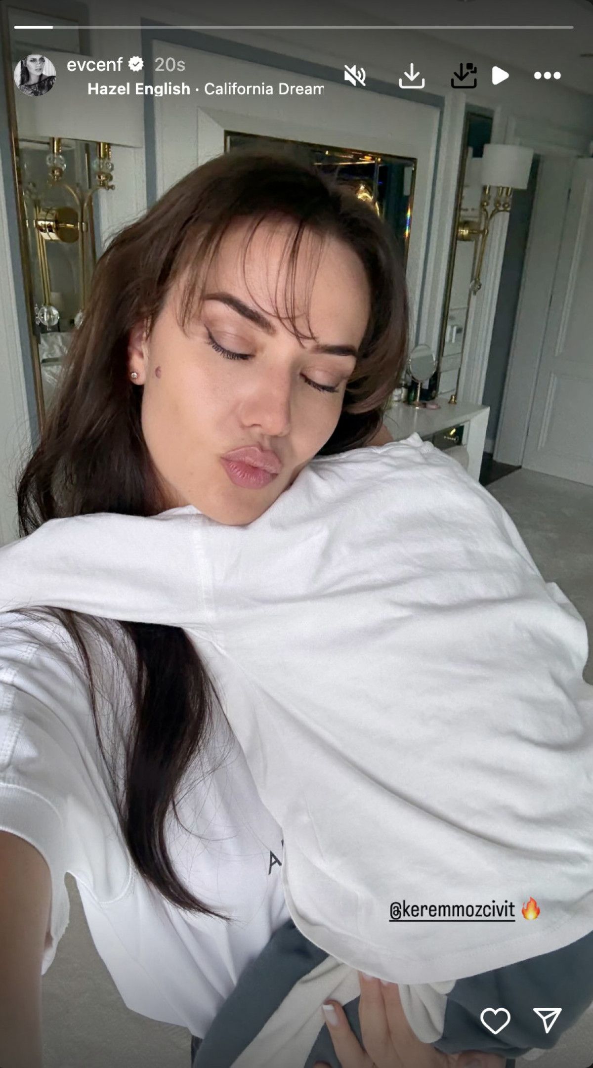 Fahriye Evcen’den çocuklu yeni kare! Son pozu oğlu Kerem’le Fahriye Evcen’den çocuklu yeni kare! Son pozu oğlu Kerem’le