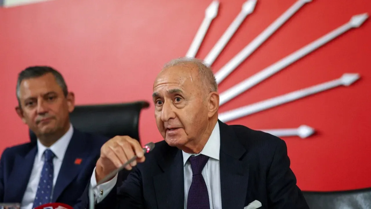 Hikmet Çetin hastaneye kaldırıldı – Güncel Son Dakika Haberleri Hikmet Çetin hastaneye kaldırıldı – Güncel Son Dakika Haberleri