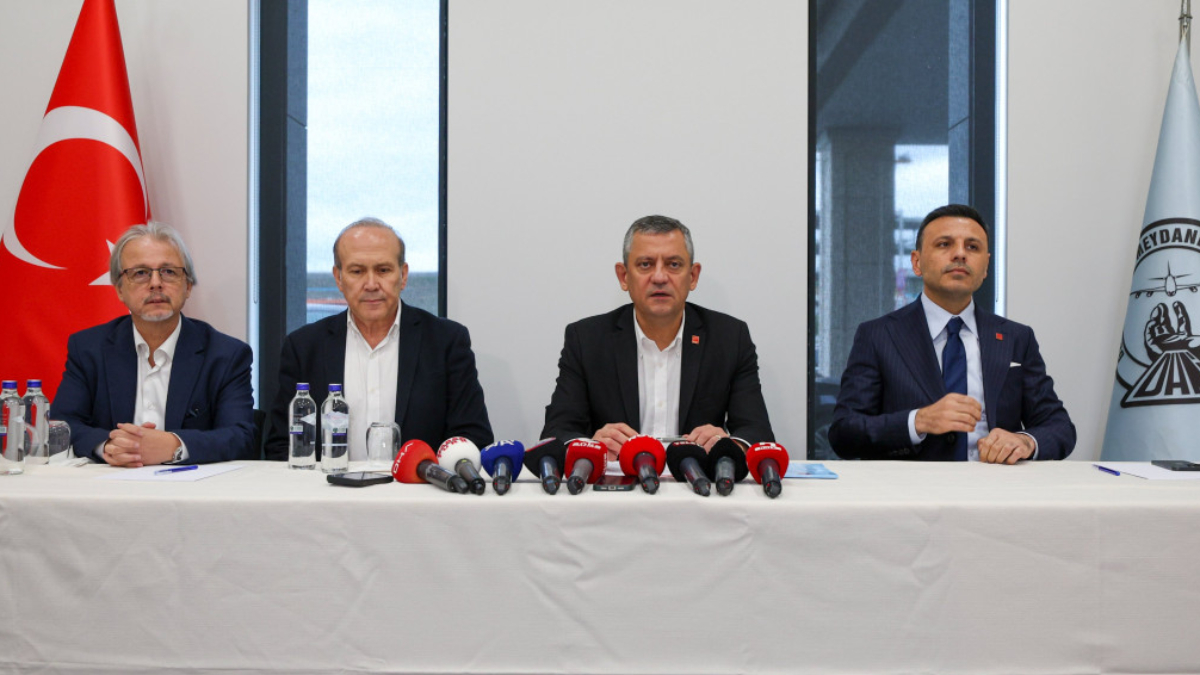 Özgür Özel’den uyuşturucu operasyonunda işlem yapılan ünlülere destek Özgür Özel’den uyuşturucu operasyonunda işlem yapılan ünlülere destek