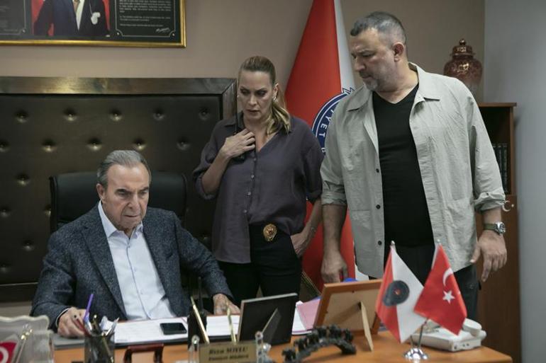 Arka Sokaklar zirveden inmiyor! Sosyal medyada yorum yağmuru Arka Sokaklar zirveden inmiyor! Sosyal medyada yorum yağmuru