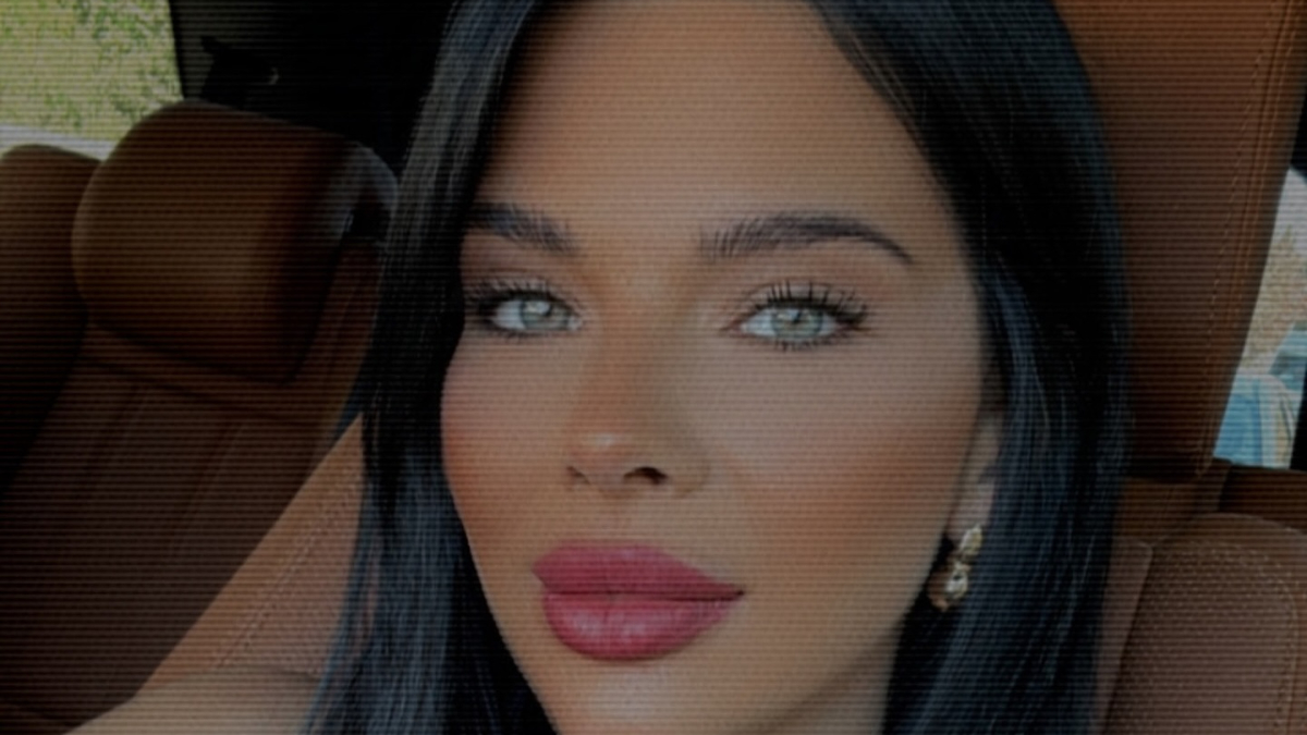 Sihirli Annem’in Tuğçe’si Damla Ersubaşı umreye gitti