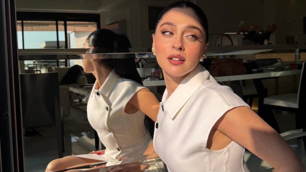 Cemre Baysel’in mini şortlu kombini! Sosyal medyada gündem oldu