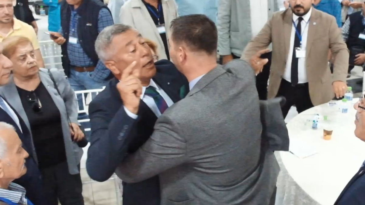 İYİ Parti ilçe kongresinde kavga çıktı İYİ Parti ilçe kongresinde kavga çıktı