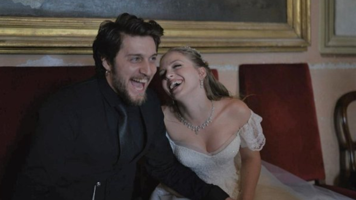 İpek Filiz Yazıcı ve Ufuk Beydemir boşandı! Açıklama yaptılar İpek Filiz Yazıcı ve Ufuk Beydemir boşandı! Açıklama yaptılar