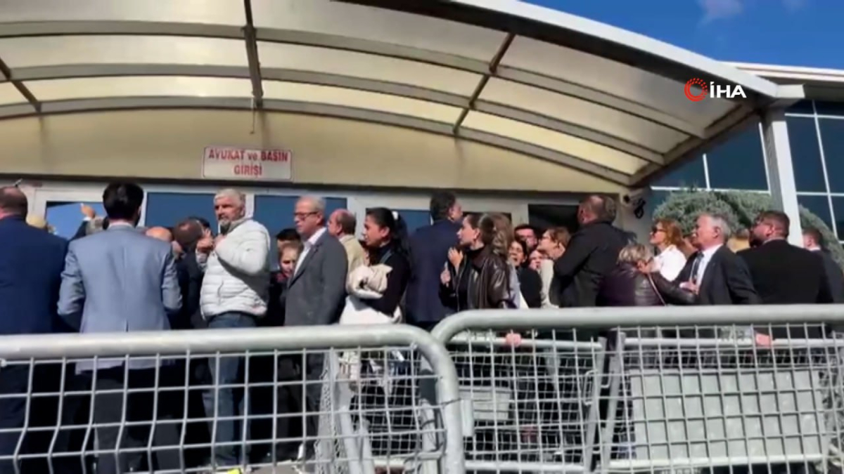 Ekrem İmamoğlu’nun davası öncesi arbede Ekrem İmamoğlu’nun davası öncesi arbede