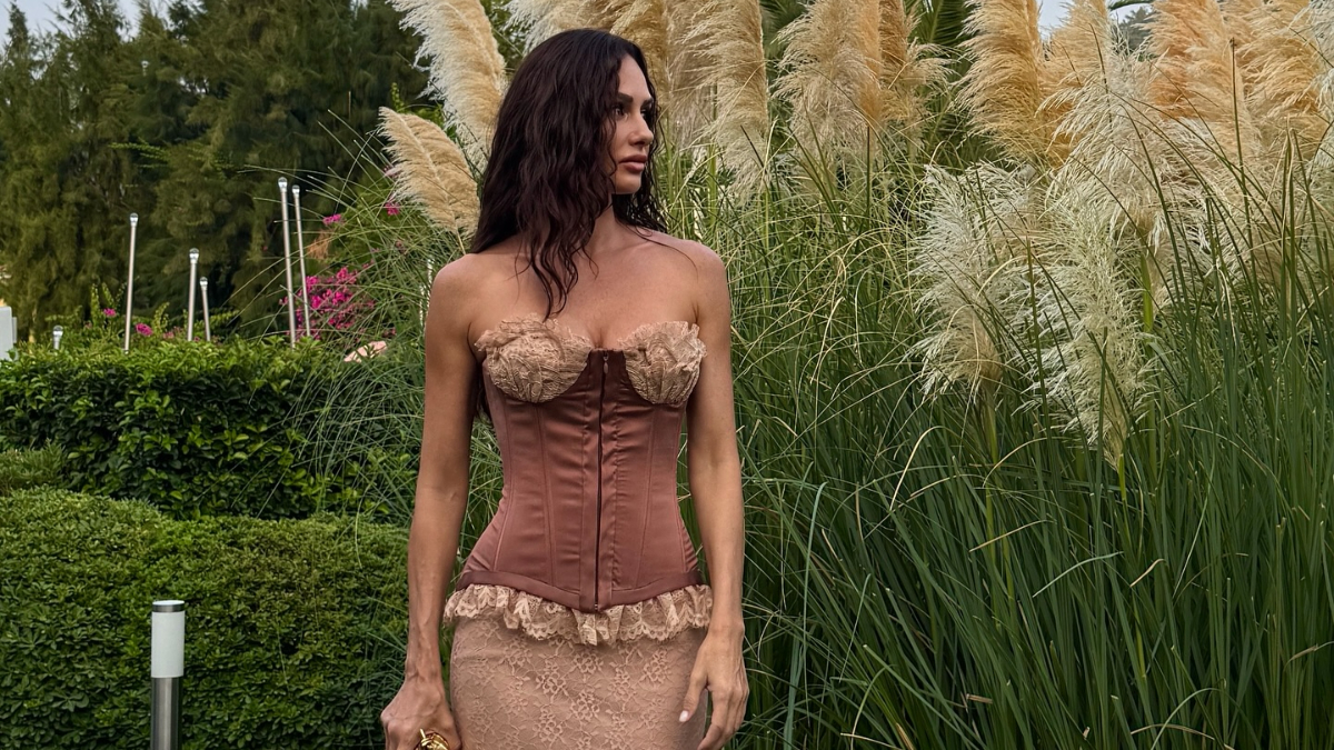 Eşinden yeni boşanan Yasemin Ergene’nin beyaz şortlu paylaşımı gündem oldu