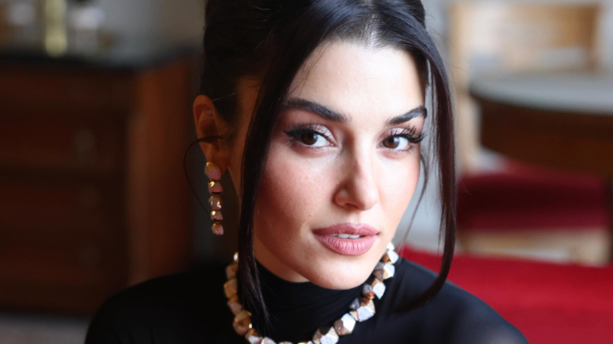 Hande Erçel’in İngilizce konuşması beğenilmedi