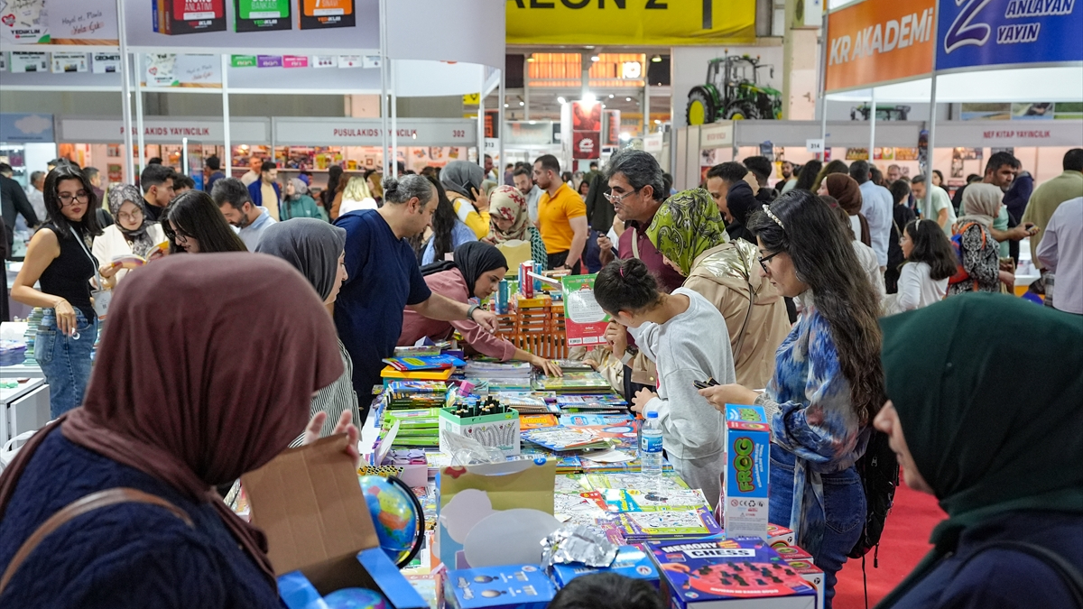Diyarbakır 9. Kitap Fuarı kitapseverleri bir araya getirdi Diyarbakır 9. Kitap Fuarı kitapseverleri bir araya getirdi