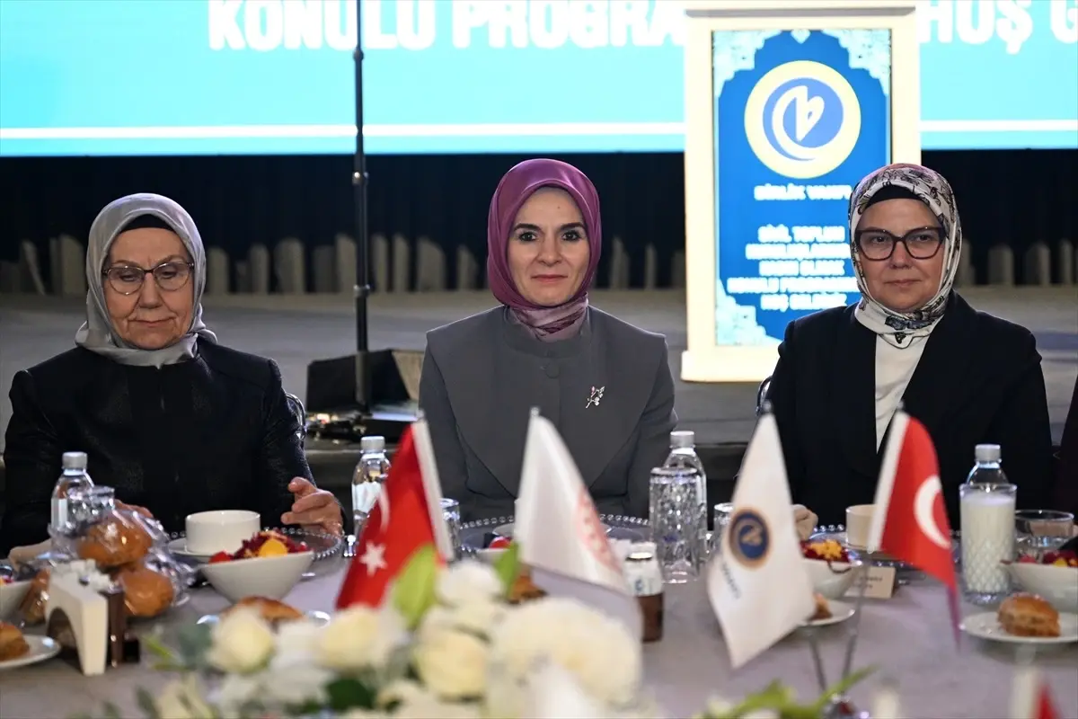 Bakan Göktaş: Kadınların sivil toplumda daha aktif rol alması için teşvik ediyoruz Bakan Göktaş: Kadınların sivil toplumda daha aktif rol alması için teşvik ediyoruz