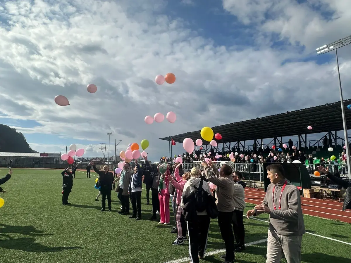 Kozlu Belediyespor’dan Kanserle Mücadeleye Destek Etkinliği