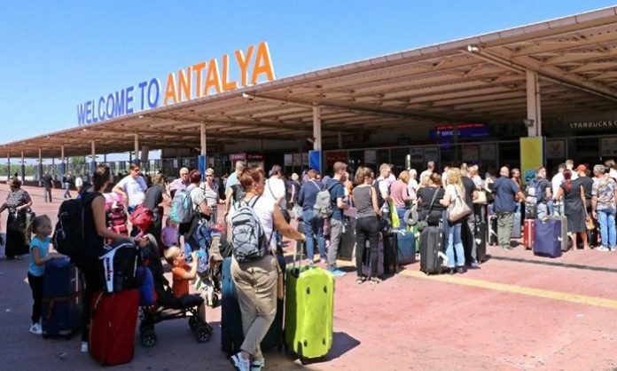 Antalya’ya 9 Ayda Gelen Turist Sayısı 14 Milyonu Aştı Antalya’ya 9 Ayda Gelen Turist Sayısı 14 Milyonu Aştı