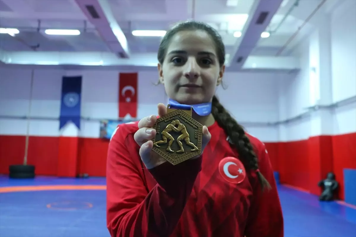 Elif Sude Elmalı, Balkan Şampiyonu Olmanın Gururunu Yaşıyor