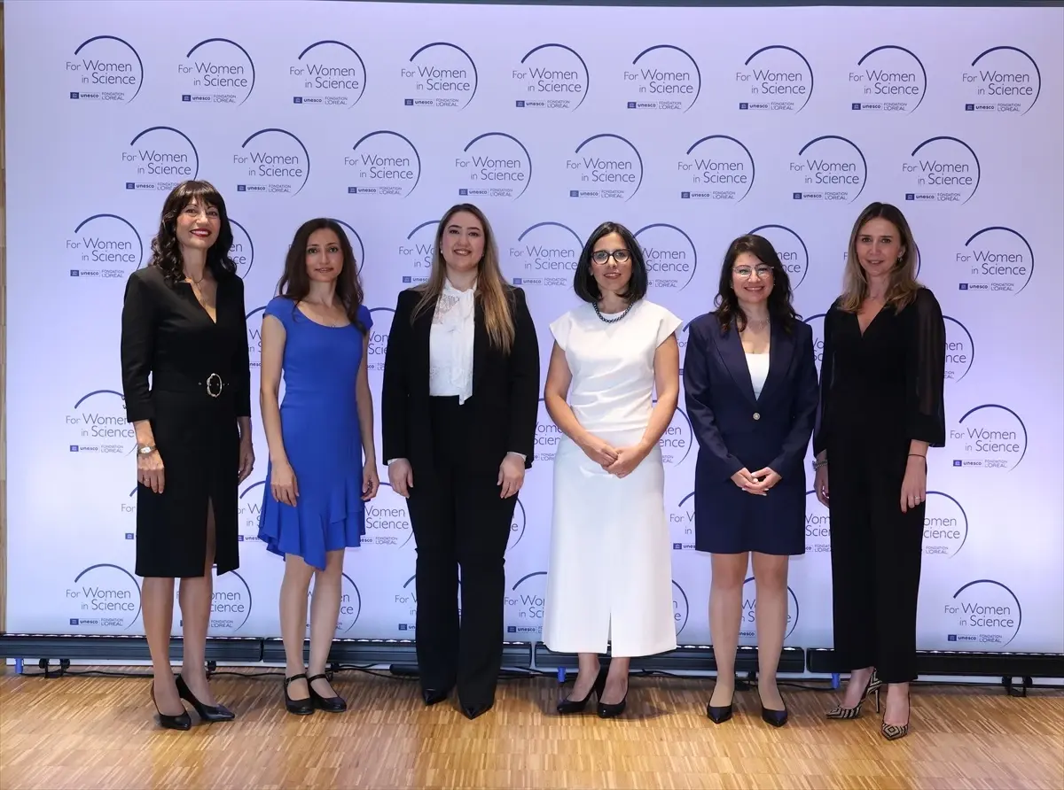 L’Oreal Türkiye, Bilim Kadınları İçin Ödüllerini Sahiplerini Buldu L’Oreal Türkiye, Bilim Kadınları İçin Ödüllerini Sahiplerini Buldu