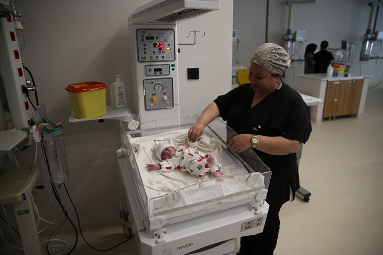 580 gram doğan Asya bebek, 108 gün sonra sağlığına kavuştu