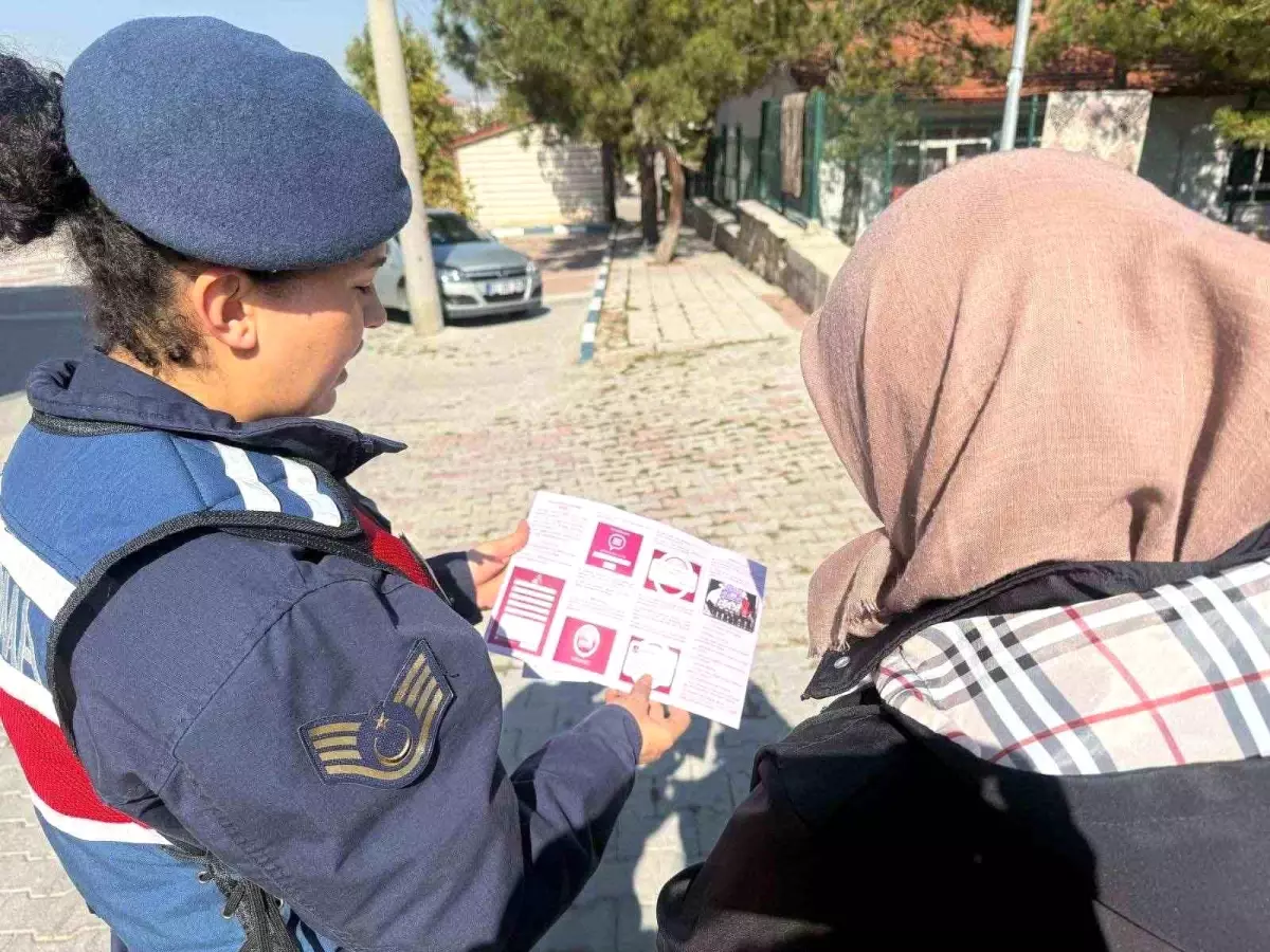 Kadına Şiddetle Mücadele İçin KADES Uygulaması Tanıtımı Kadına Şiddetle Mücadele İçin KADES Uygulaması Tanıtımı