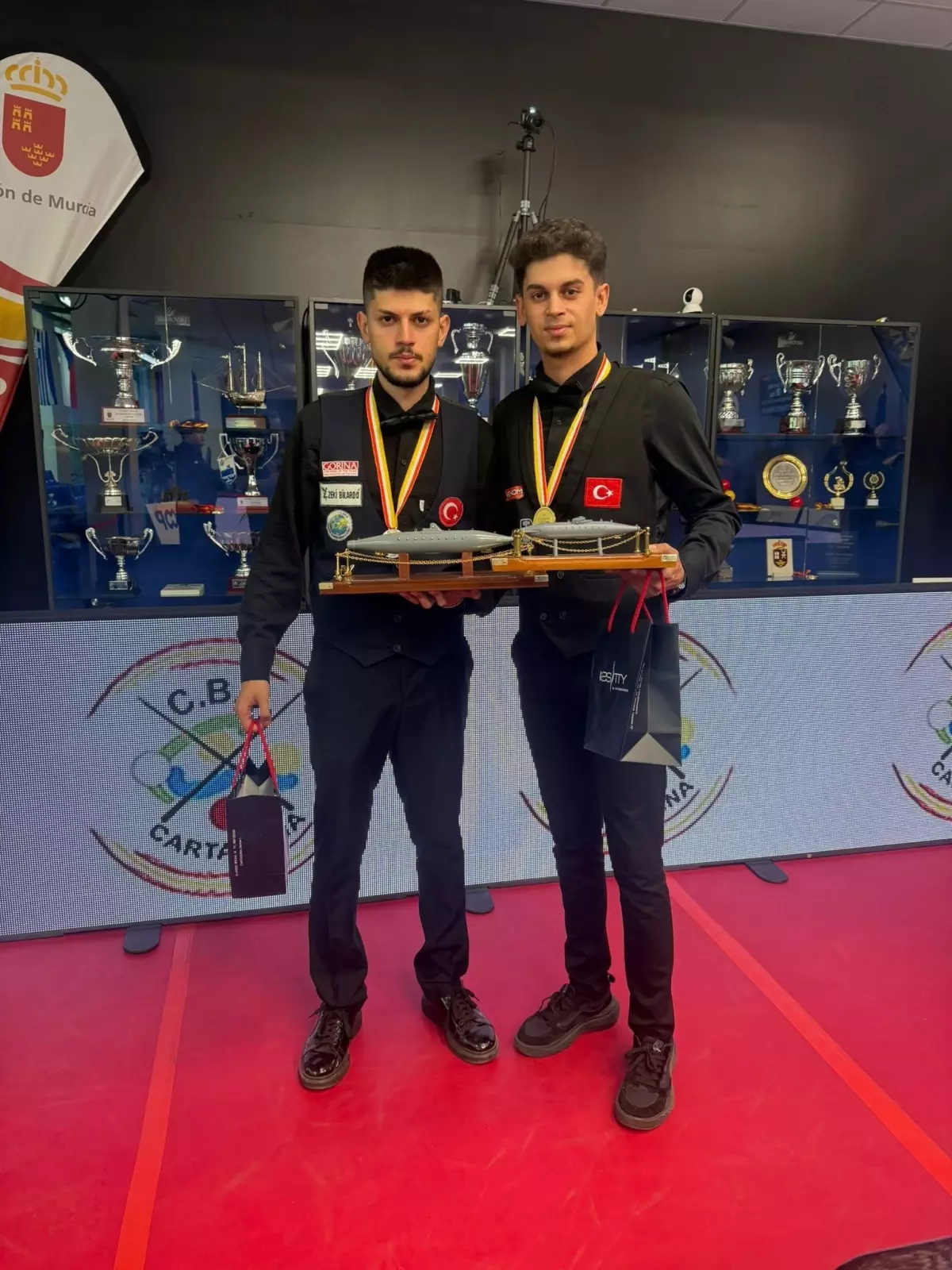 Genç Bilardocularımızdan Tarihi Başarı