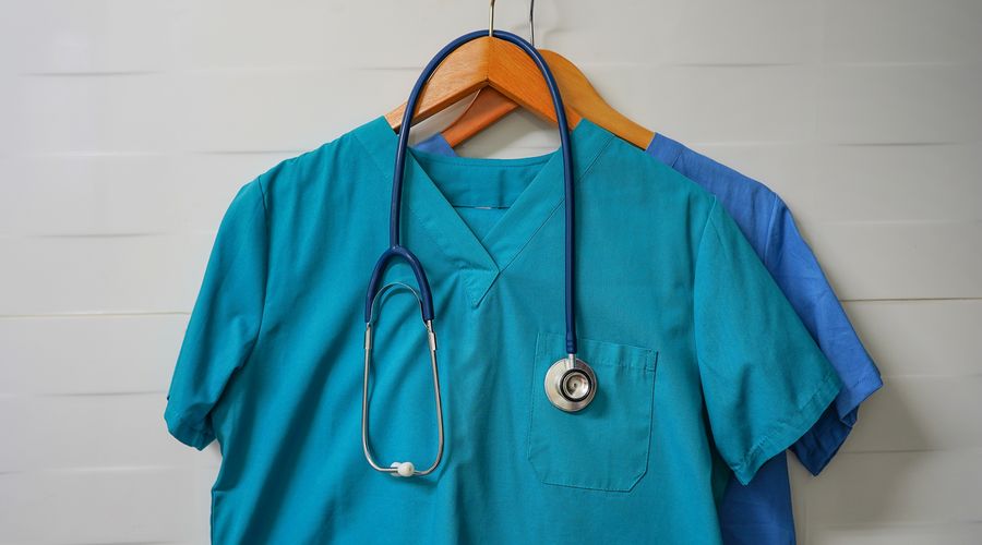 Sağlık Bakanlığı, personel kıyafet standartlarını belirledi