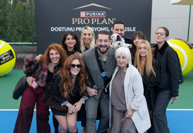 Milli Tenisçi Çağla Büyükakçay ve Kedisi İzo “Profesyonel Gibi” Beslenmenin Gücünü Gösterdi