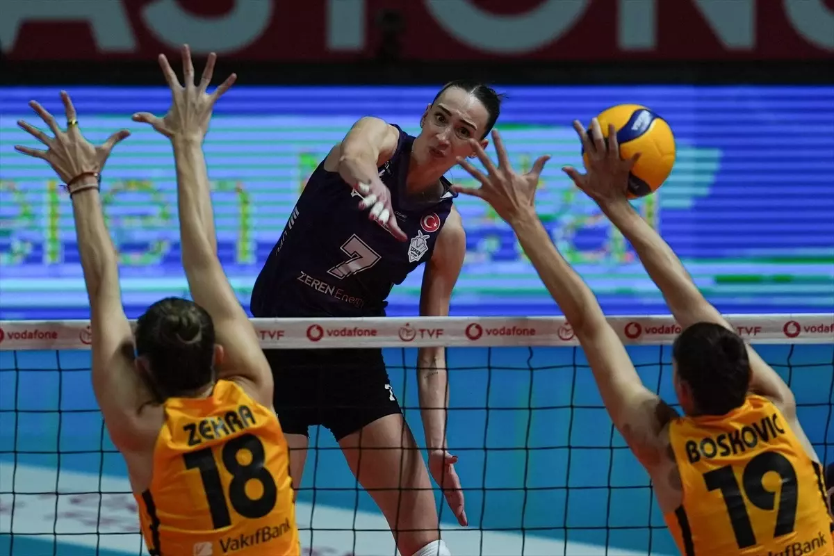 VakıfBank, Zeren Spor’u 3-1 Mağlup Ederek Sezona Galibiyetle Başladı VakıfBank, Zeren Spor’u 3-1 Mağlup Ederek Sezona Galibiyetle Başladı