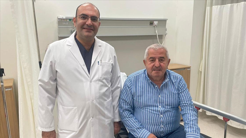 Yemek borusuna takılan 4 santimetrelik kemik endoskopiyle çıkarıldı Yemek borusuna takılan 4 santimetrelik kemik endoskopiyle çıkarıldı