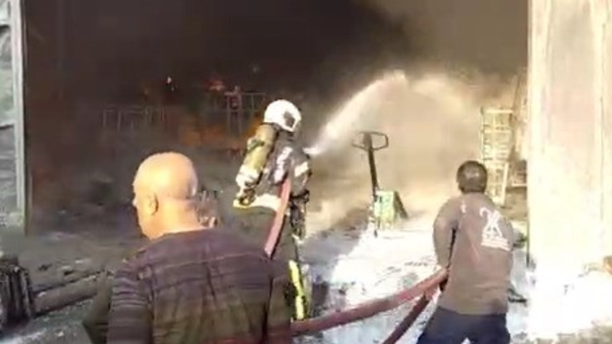 Kocaeli’de 6 kişinin hayatını kaybettiği yangın görüntüleri Kocaeli’de 6 kişinin hayatını kaybettiği yangın görüntüleri