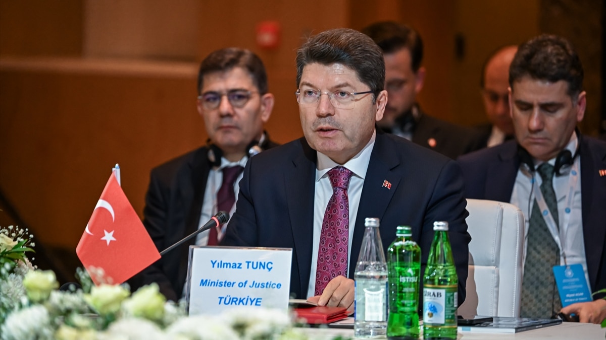 Yılmaz Tunç’tan dijitalleşme vurgusu: Adaletin özü korunmalı Yılmaz Tunç’tan dijitalleşme vurgusu: Adaletin özü korunmalı