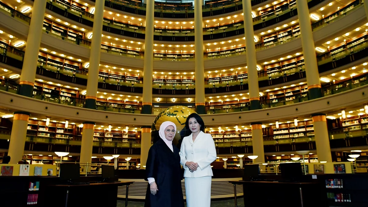 Emine Erdoğan, Güney Kore Devlet Başkanı’nın Eşi ile…