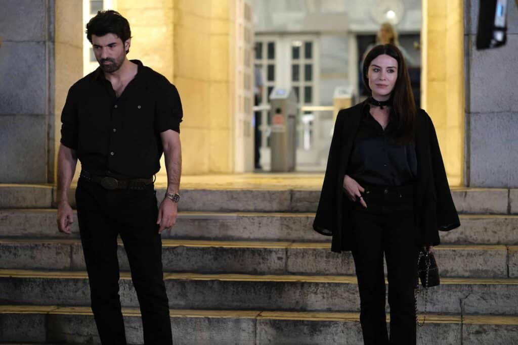 Bereketli Topraklar 3. Bölümde Gelişmeler ve İlişkiler Bereketli Topraklar 3. Bölümde Gelişmeler ve İlişkiler