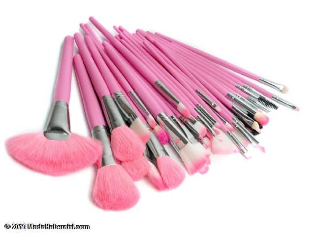 Makyaj Çantanızda Bulunması Gereken 5 Temel Malzeme