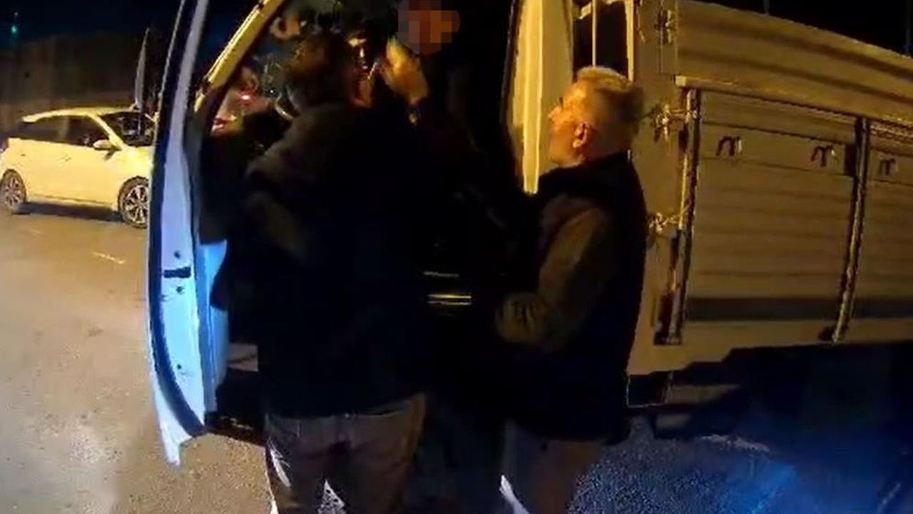 Motosiklet sürücüsüne saldıran kamyonet şoförü aranıyor