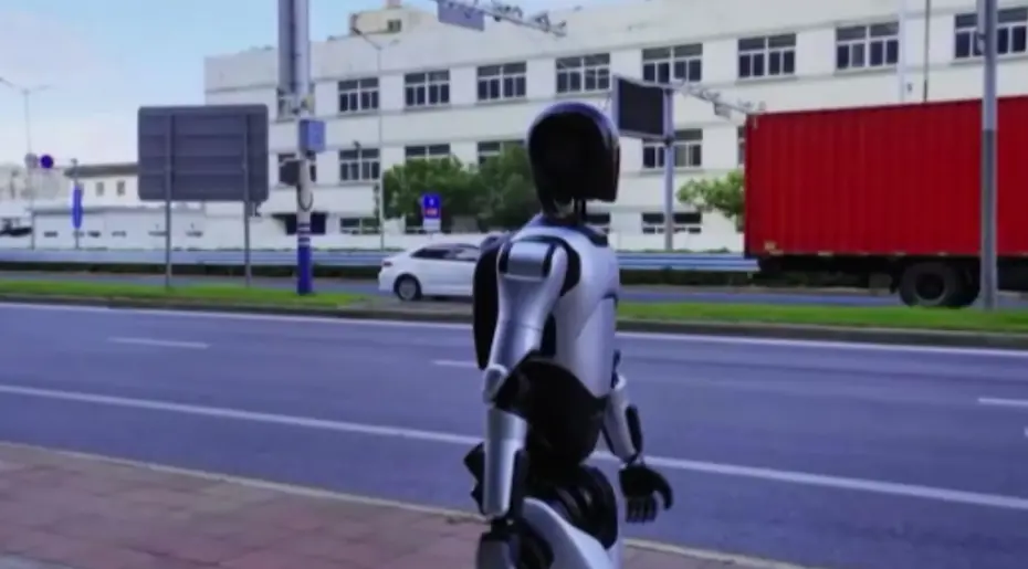 İnsansı Robot 3 Günde 106 Kilometre Yürüyerek Rekor Kırdı