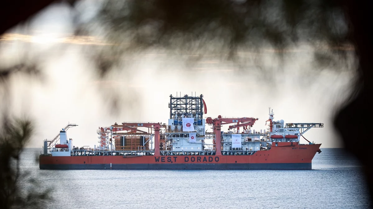 Türkiye’nin 6. derin sondaj gemisi Mersin’de demirledi Türkiye’nin 6. derin sondaj gemisi Mersin’de demirledi